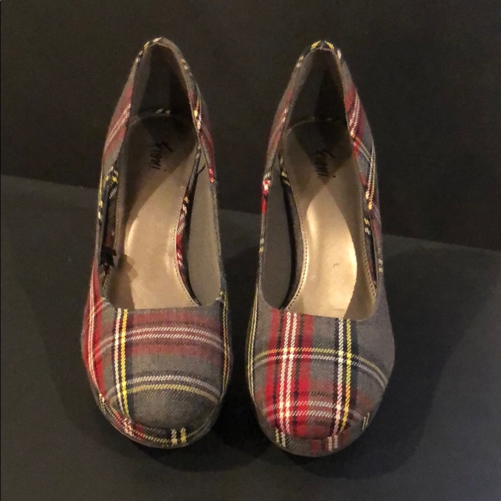 Plaid Fioni heels size 7 1/2 good condition!